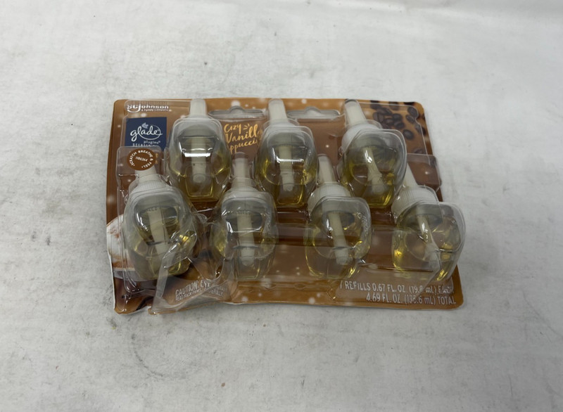 Glade PlugIns Scented Oil Refills, Cozy Vanilla Cappuccino, 7 Count *Damaged Box gallery