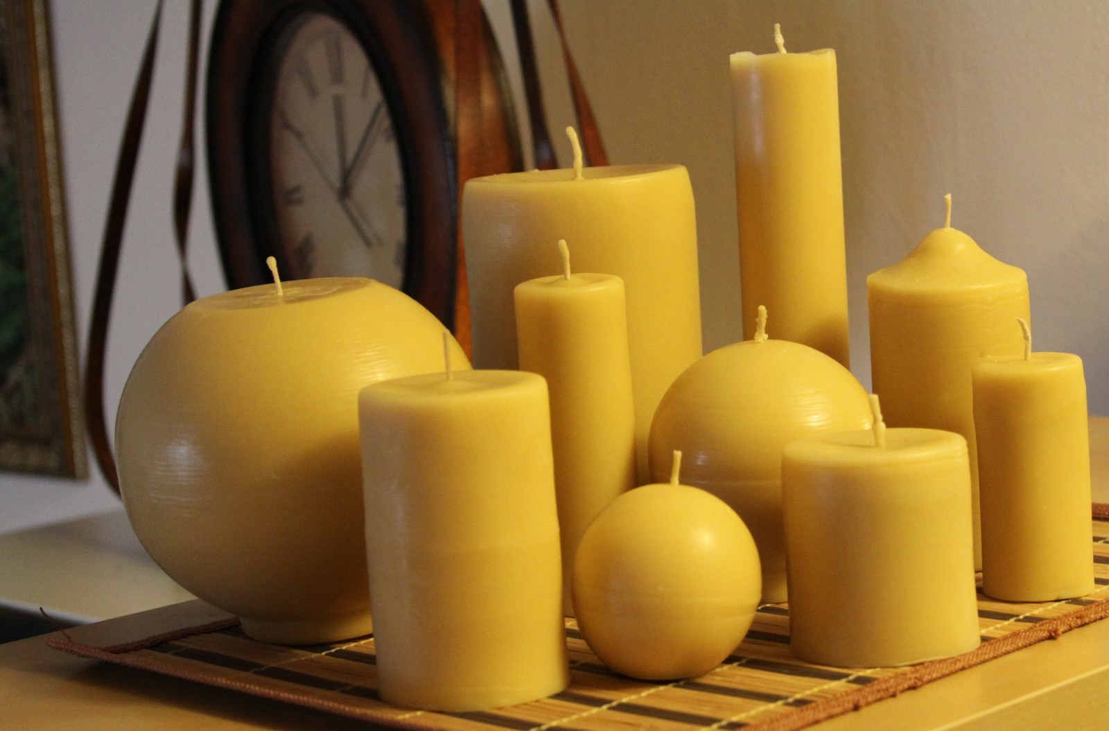 Handmade 100% Pure Beeswax Candles Cotton Wick gallery
