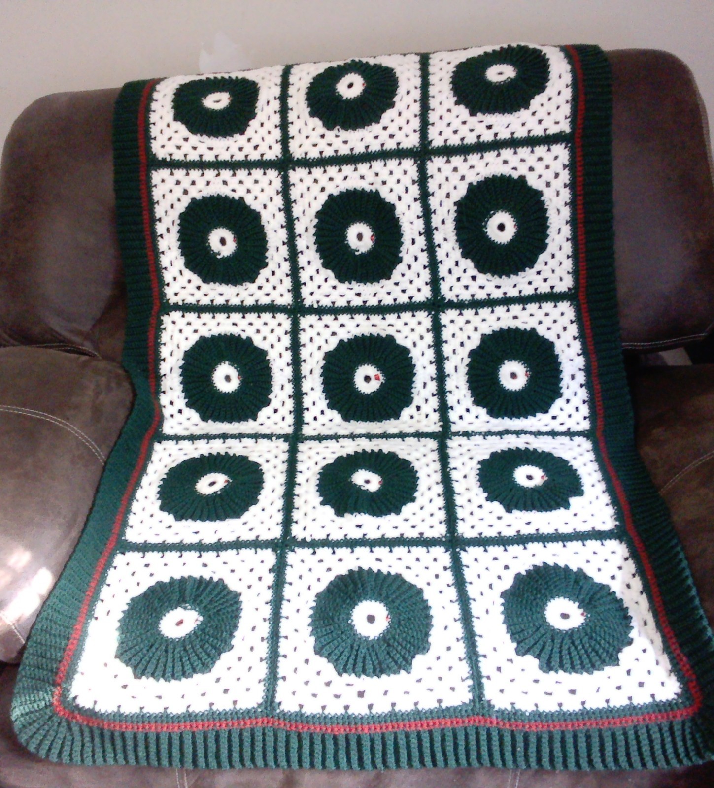 Handmade Granny Square Afghan Sofa Throw Wreath Design Green White Red gallery