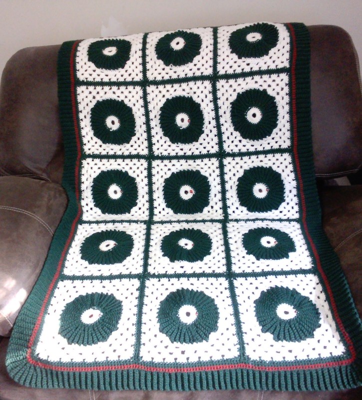 Handmade Granny Square Afghan Sofa Throw Wreath Design Green White Red gallery