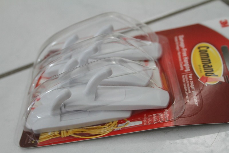 6 COMMAND 3 LB MEDIUM DESIGNER HOOKS ~ 3 PACKS OF 2 EACH gallery