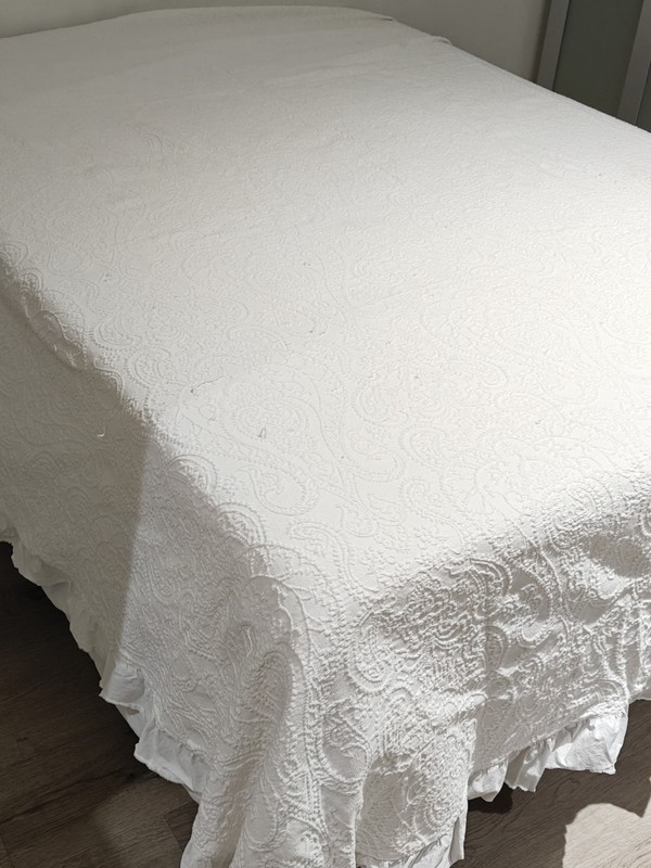PIU BELLE Cotton Matelasse Bedspread Queen Coverlet White Ruffle Paisley Shabby gallery