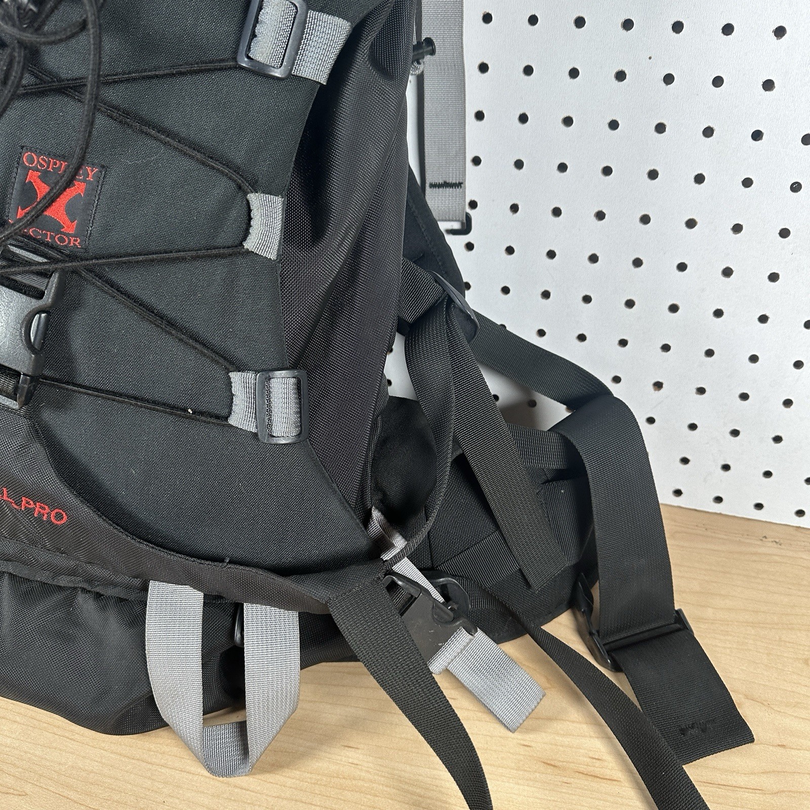 Osprey Kestrel Pro Vector Backpack 35L Black/Gray Small Nice Condition 5