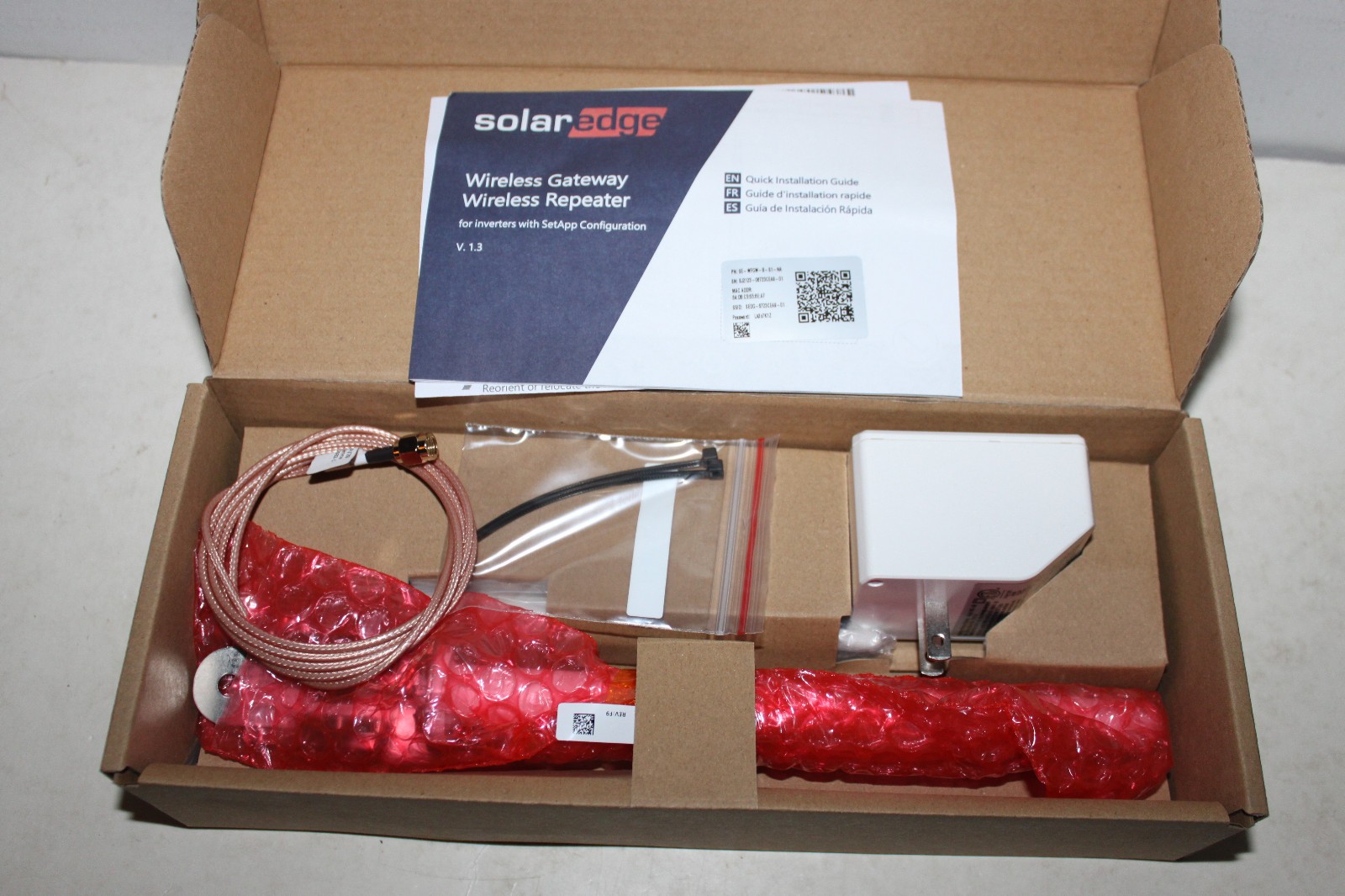 SolarEdge SE-WFGW-B-S1-NA Wireless Gateway & Antenna Kit - NEW IN BOX gallery