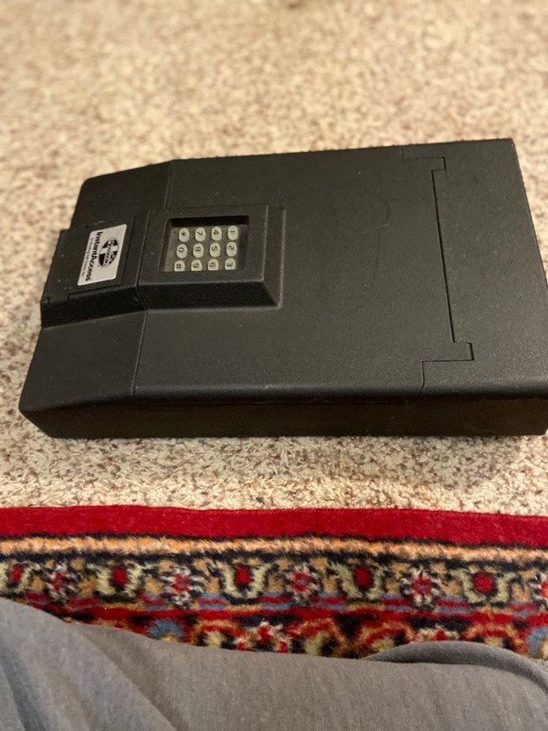 MOSSBERG InstantAccess Portable Electronic Safe with Personal Access Code / 9V gallery