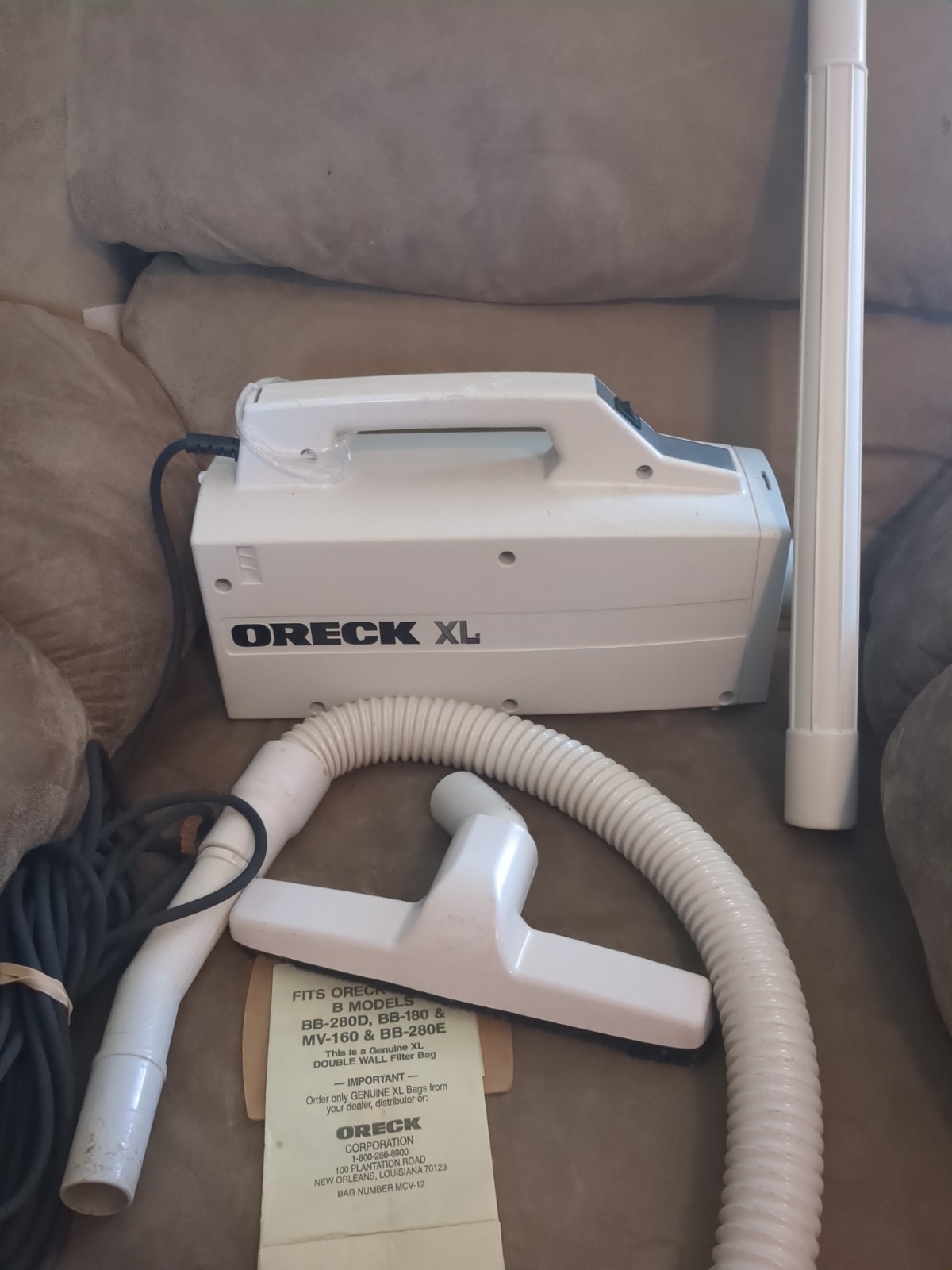 Oreck XL BB870-AW Compact Handheld Canister Vacuum Cleaner-Tested Works gallery