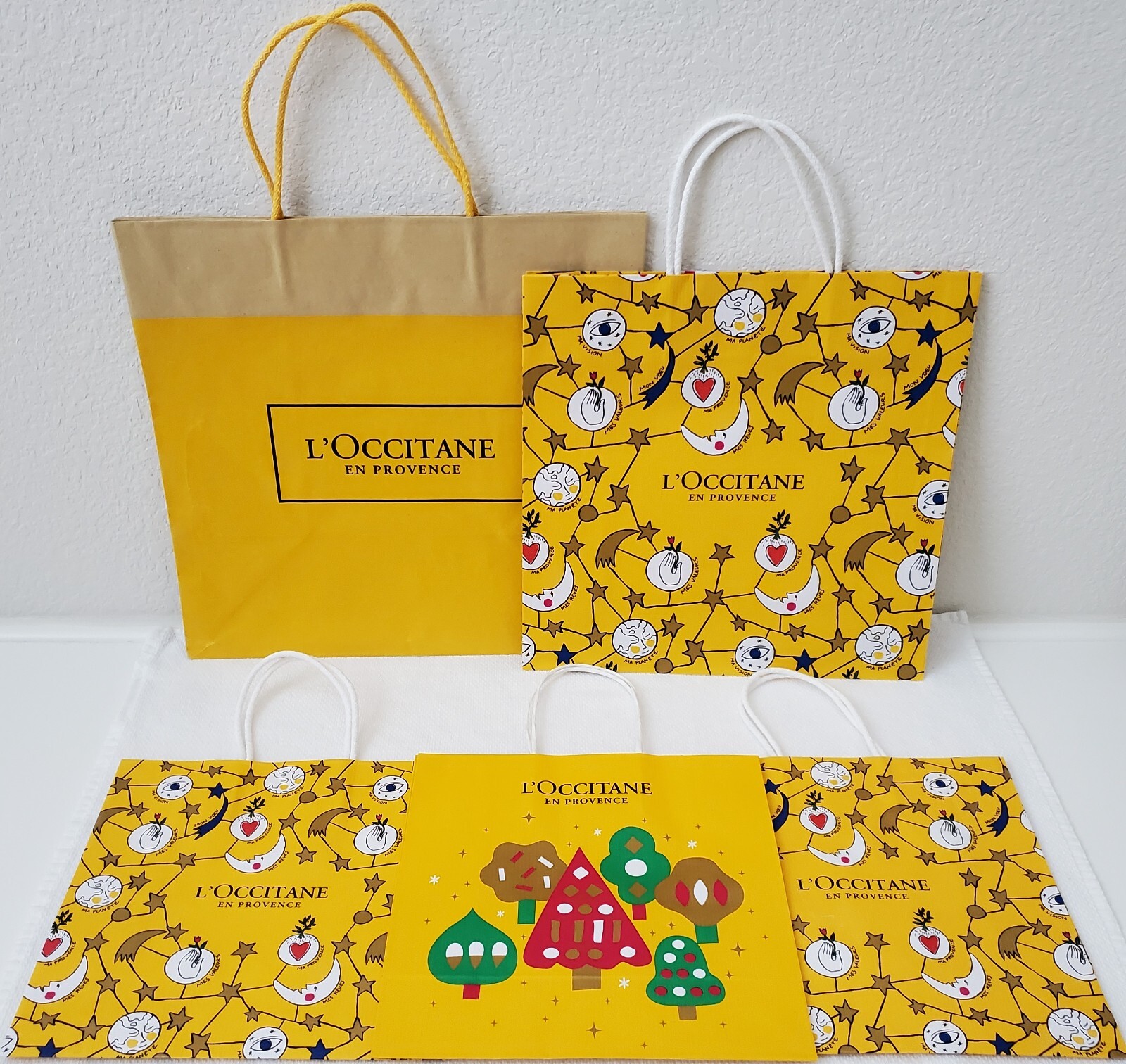 L'Occitane New & Used Holiday/Christmas Gift Bags (12x12x5 & 14x14x8), Set of 5 gallery