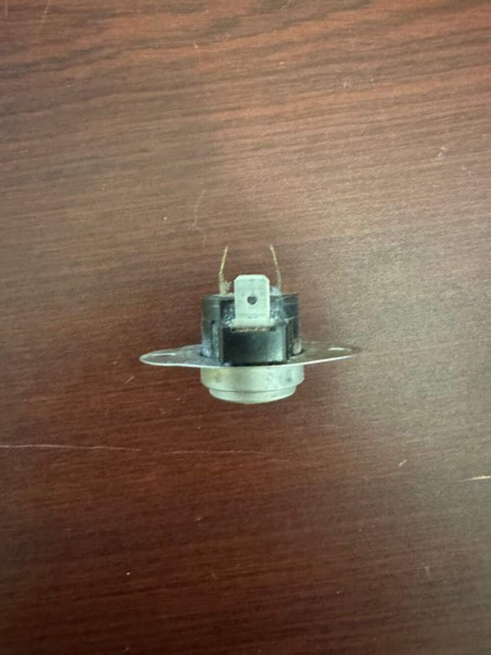 Whirlpool 3387134 Thermostat High Limit Dryer TERM 240v 25a 155F [used] gallery