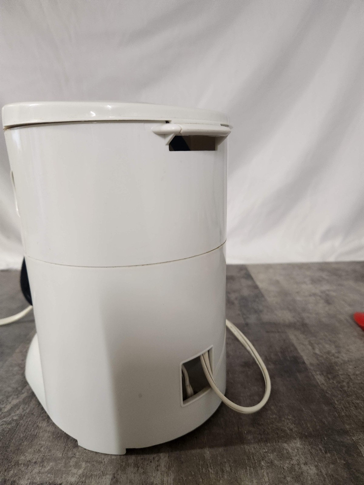 Mr. Coffee Four 4 Cup Coffee Maker White NL4 Tested Works gallery