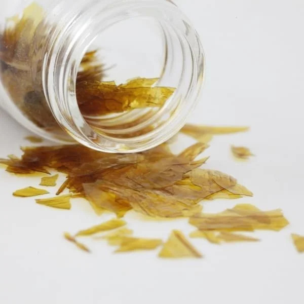 Transparent Dewaxed Super Blonde Shellac Flakes 4 Ounces gallery