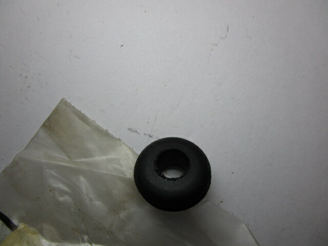 Toro 237-89 Snowblower Fuel Tank Grommet for 38040, 38045, 38050, 38180, 38181 gallery