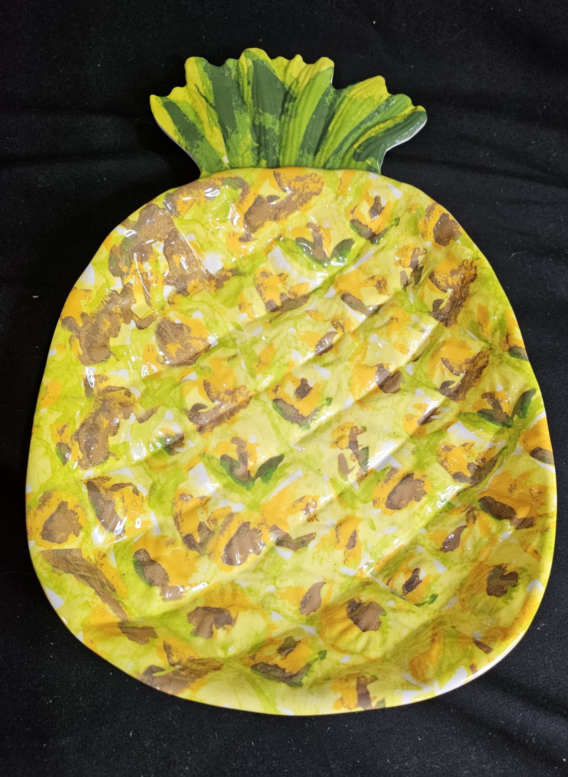 Outdoor Collection Melamine Pineapple Shaped Serving Dishes Set/4 VGC gallery