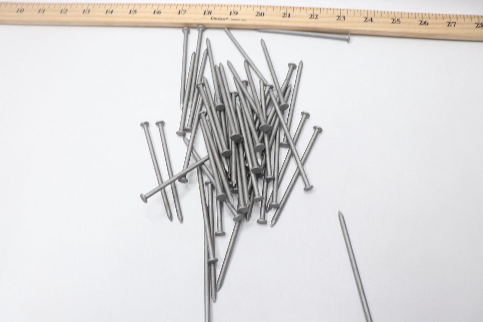 (57-Pk) Grip Rite Round Deck Nails Steel Hot-Dipped Galvanized 16D 3-1/2" gallery