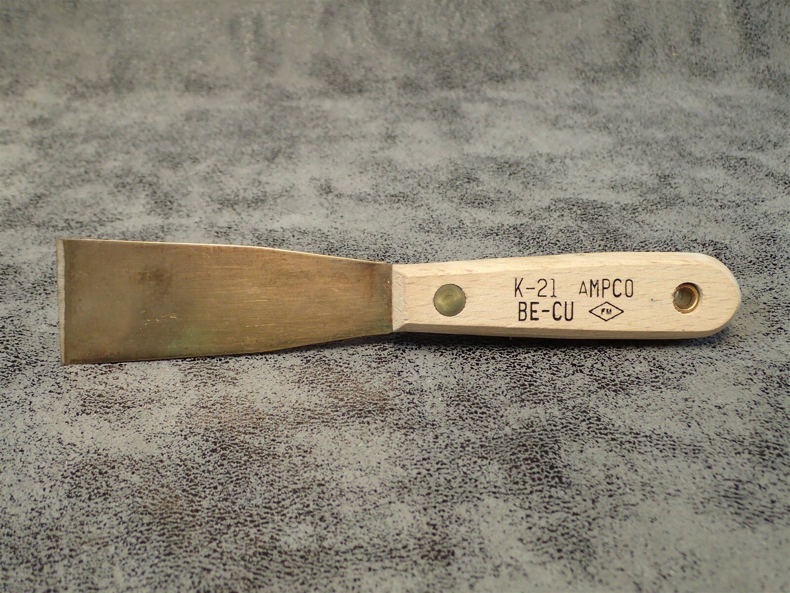 K-21 AMPCO BE-CU 1-3/8" Beryllium Copper Putty Knife w/ Wood Handle (BN148) gallery