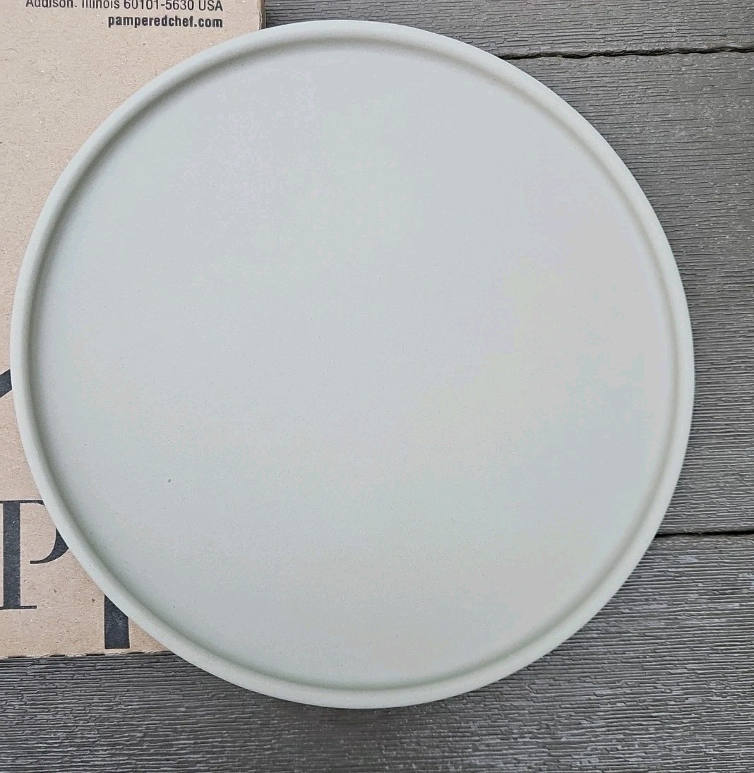 NEW IN BOX Pampered Chef # 1387 Pizza Stone Personal Size Stone Round Stoneware gallery