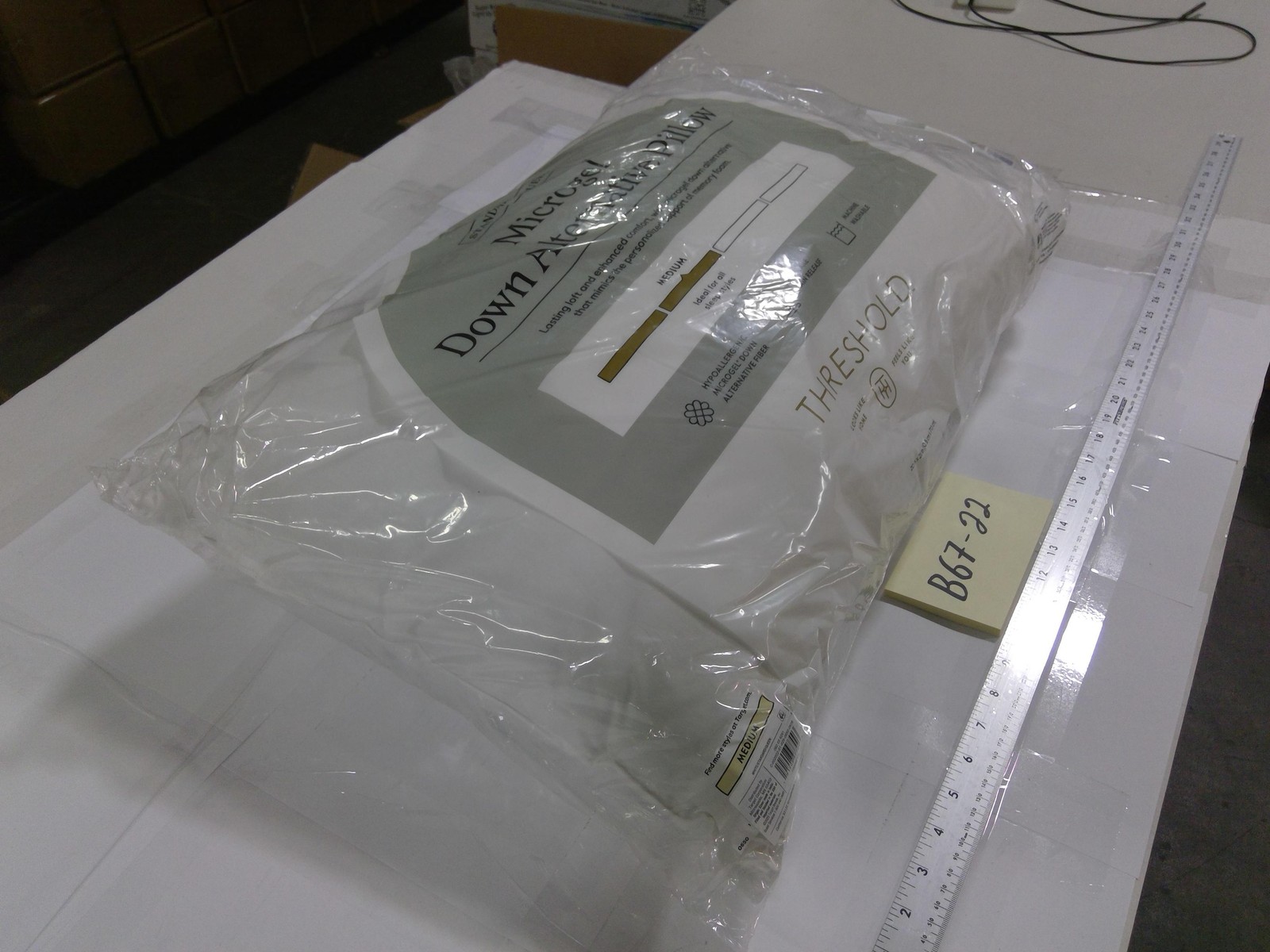 Threshold Microgel Down Alternative Pillow Standard/Queen Medium White Plush gallery