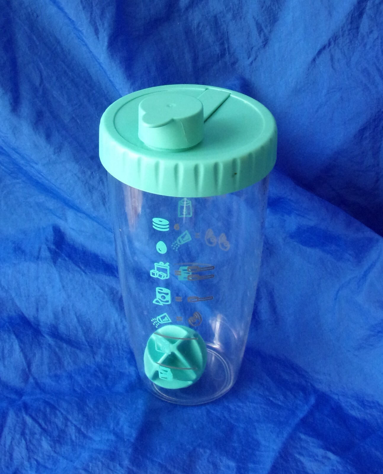 Pampered Chef 3 Cup Pancake Shaker #1769 Measure Shake Pour Complete gallery