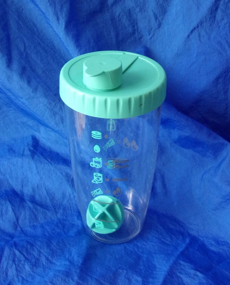 Pampered Chef 3 Cup Pancake Shaker #1769 Measure Shake Pour Complete