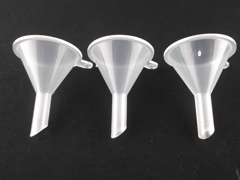 US 10~30pcs Small Plastic Perfume Diffuser Bottle Mini Liquid Oil Funnels Lab gallery