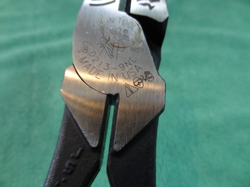 Klein Tools D213-9NE - Lineman's Pliers 9" High Leverage Side Cutting Pliers gallery