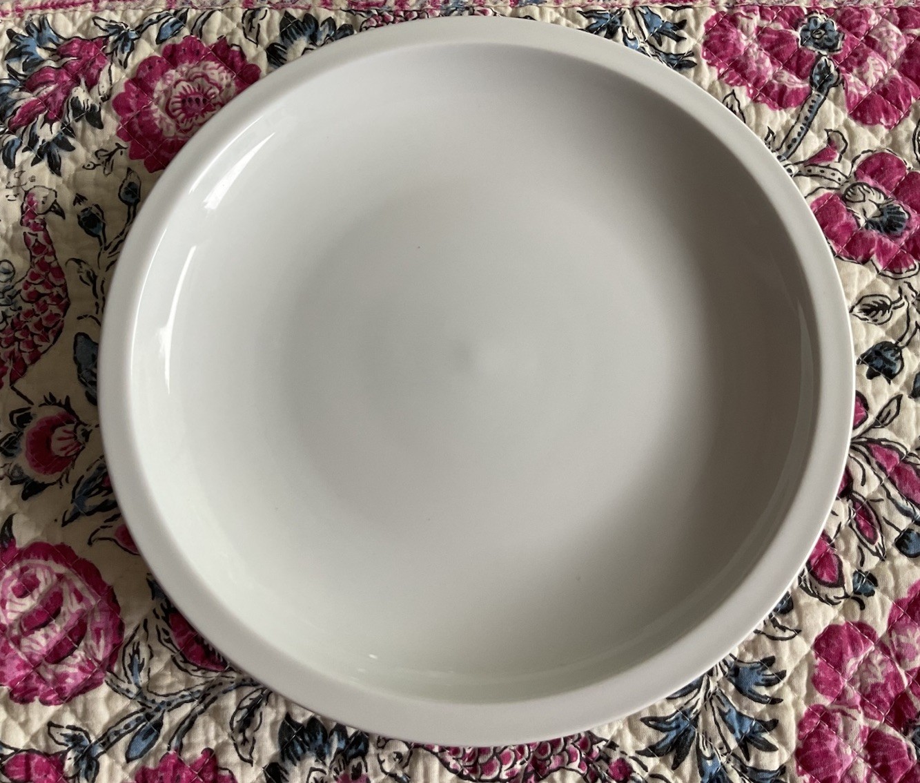 8 Pottery Barn SUPPERTIME White Ceramic Dinner 10" Plates gallery
