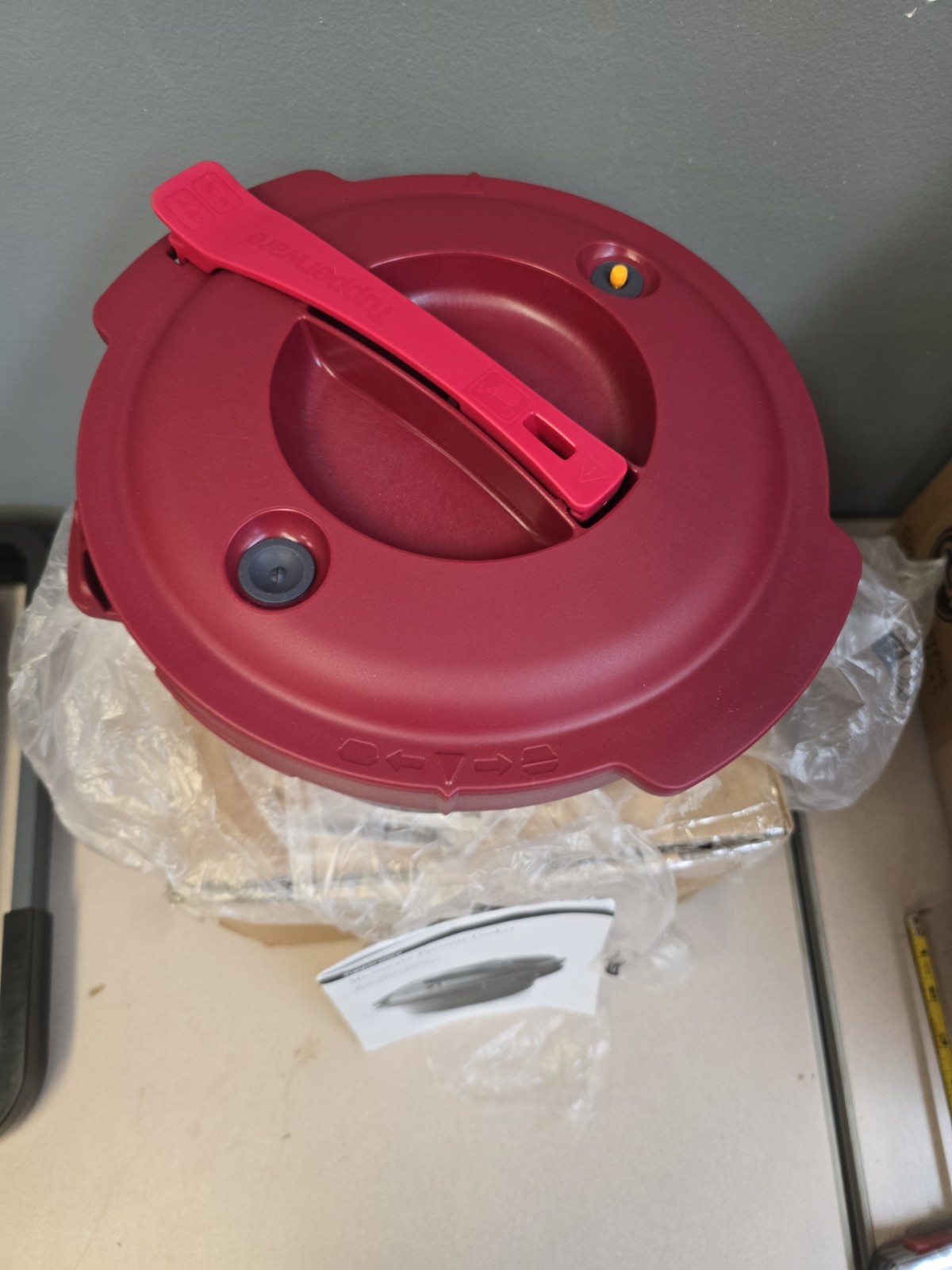 Tupperware Microwave Pressure Cooker 3Qt / 3L New Never Used Red 7643A-1 Maroon gallery