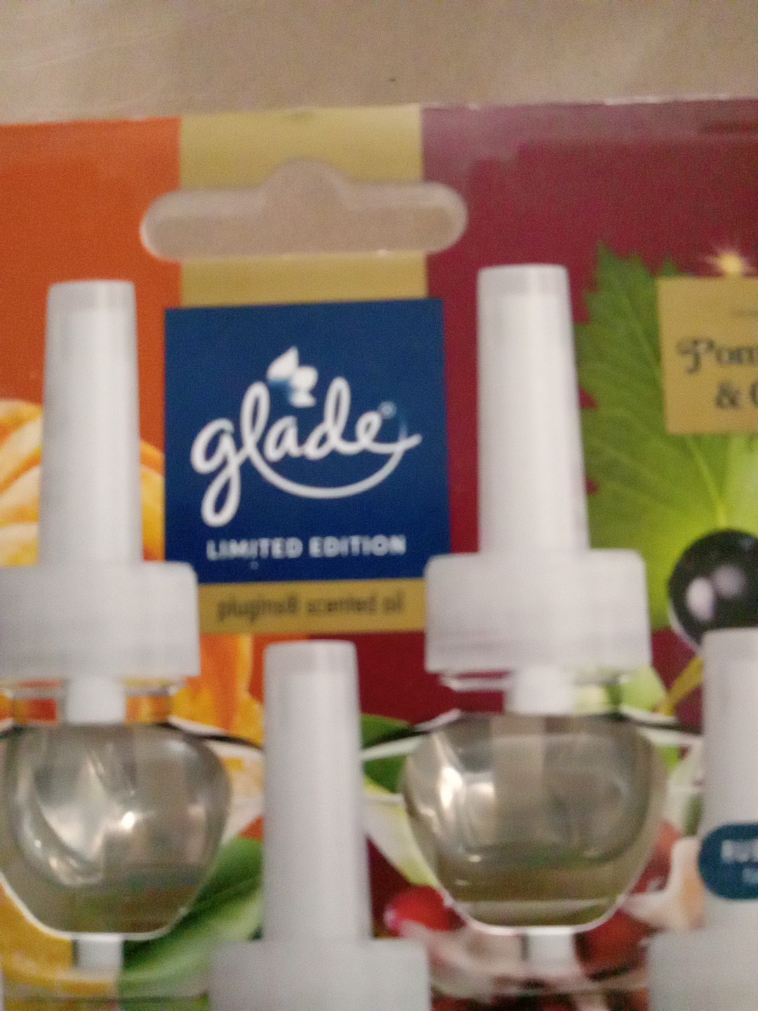 (5) Glade Plugins Scented Oil Refills Pumpkin & Ginger 3 + Pomegranate Currant 2 gallery