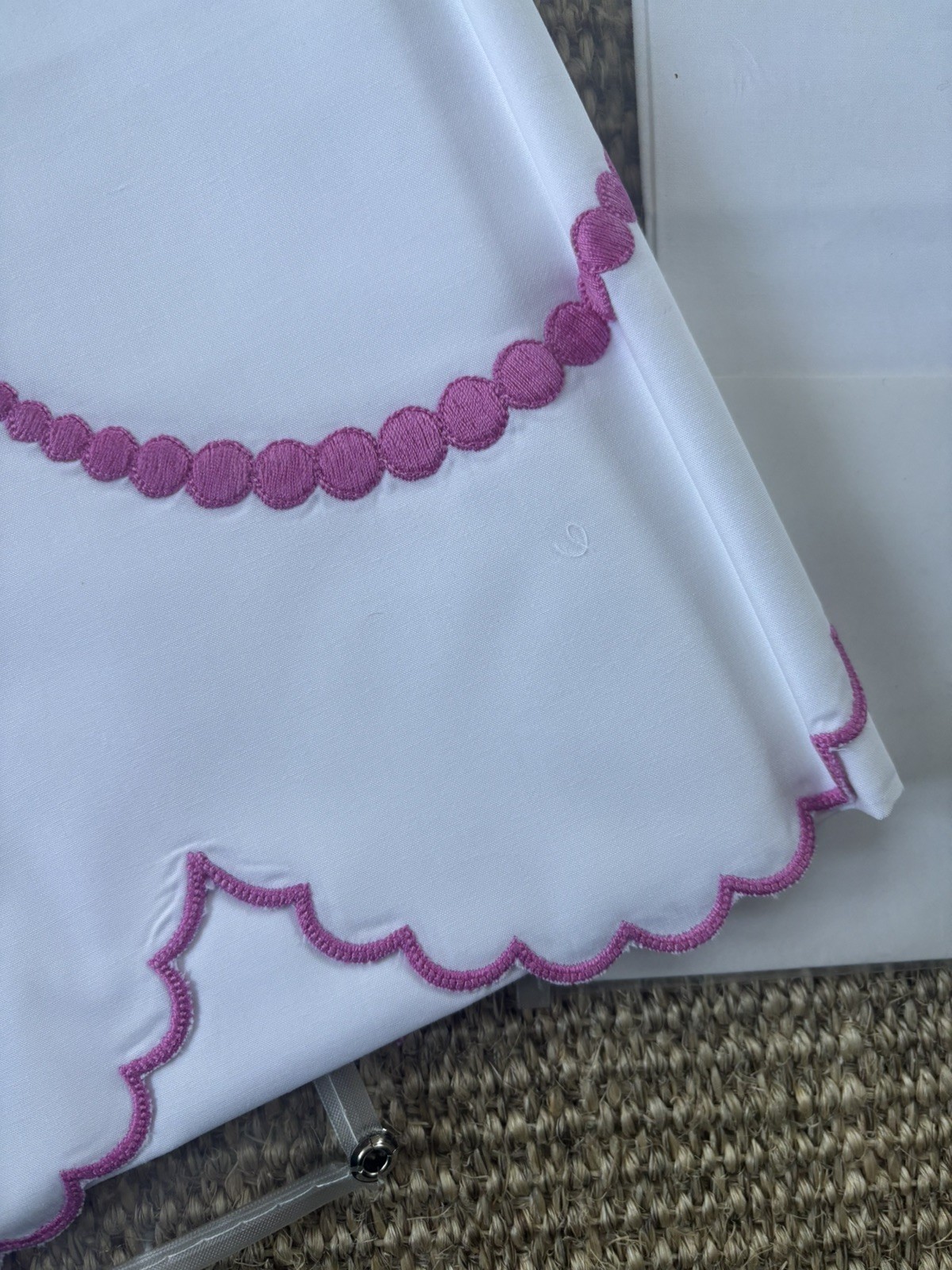 NIP Luxury Italian Embroidered Twin Flat Sheet & Neck Roll Sham White/Pink gallery
