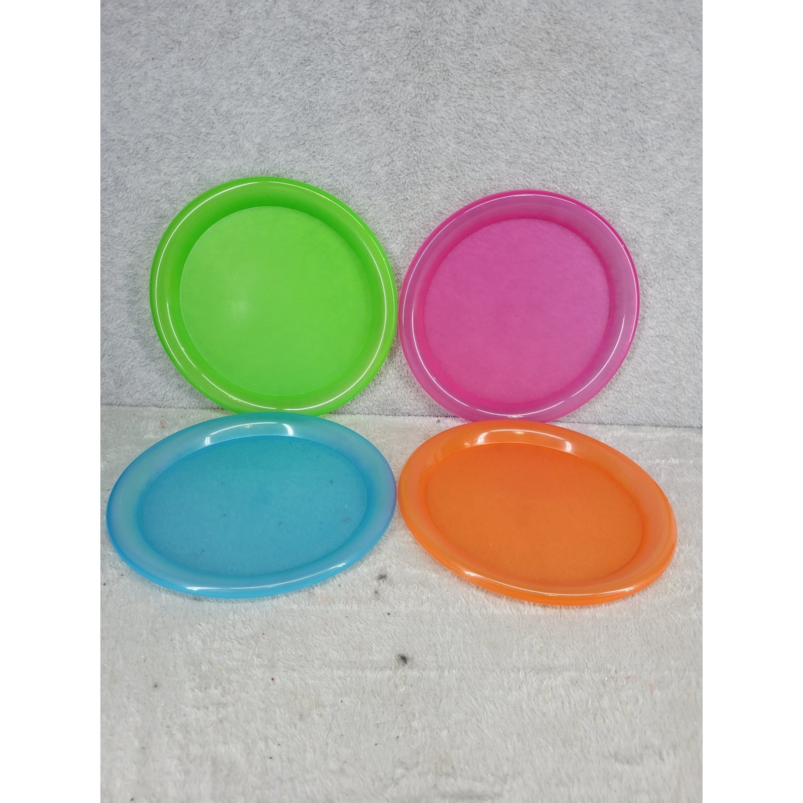 Set Of 4 Plastic 9.5" Plates Round Serving Dishes Green Pink Blue Orange gallery