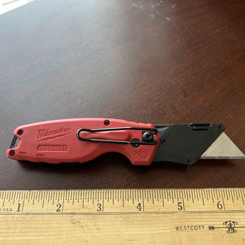 Milwaukee Fastback Compact Folding Utility Knife with Clip 48-22-1500 gallery