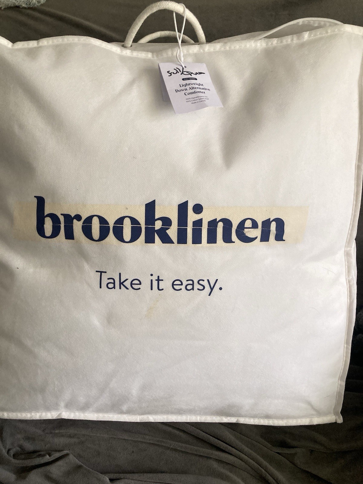 Brooklinen Queen /Full Down Alternative Comforter White 92”x96” 31oz Fill gallery
