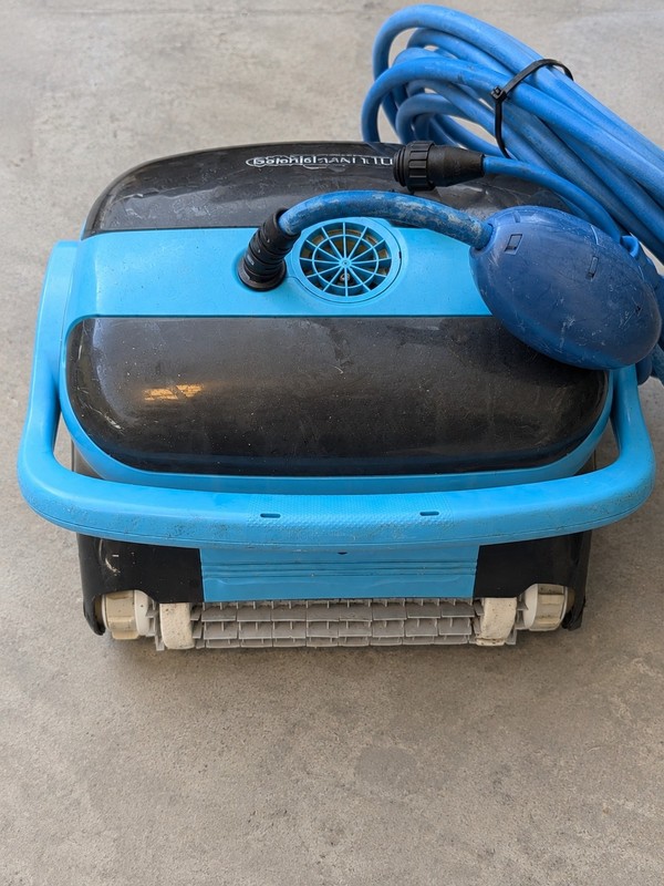 Dolphin Nautilus CC Plus Robotic Pool Cleaner w/ Tested Power Supply - For Parts gallery