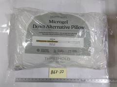Threshold Microgel Down Alternative Pillow Standard/Queen Medium White Plush