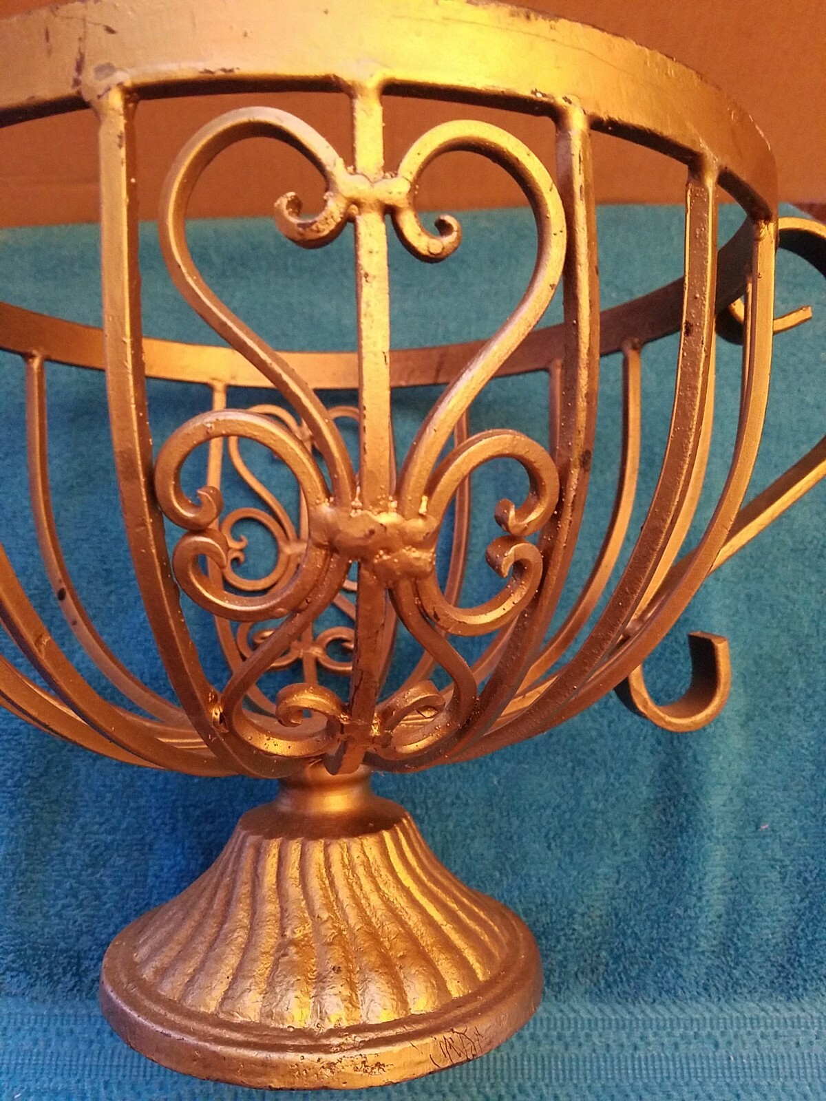 Cast Metal Metallic Gold Classic Design Centerpiece Open Bowl 12" X 9" 9lb gallery