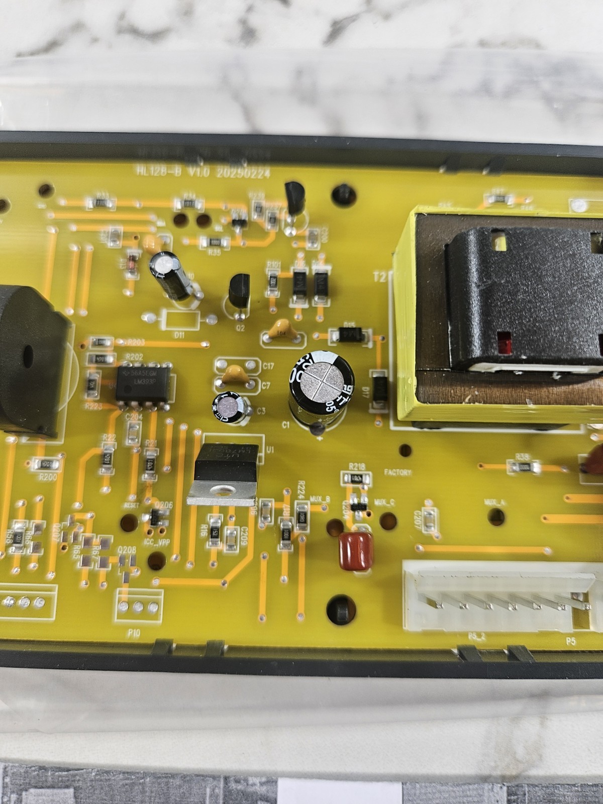 Generic Range Oven Control Board For Frigidaire Electrolux 316557118 - Open Box gallery