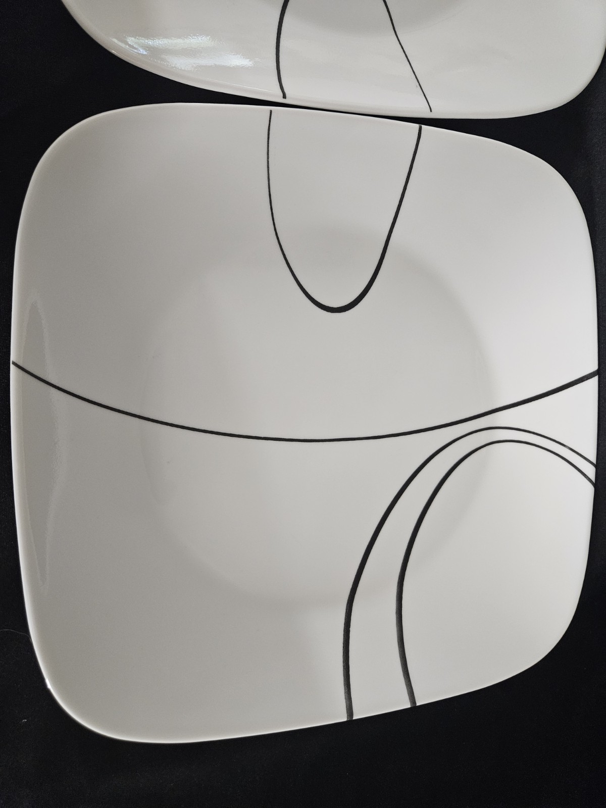 Set Of 4 Corning Corelle SQUARE SIMPLE LINES 10.5" Dinner Plates Barely Used gallery