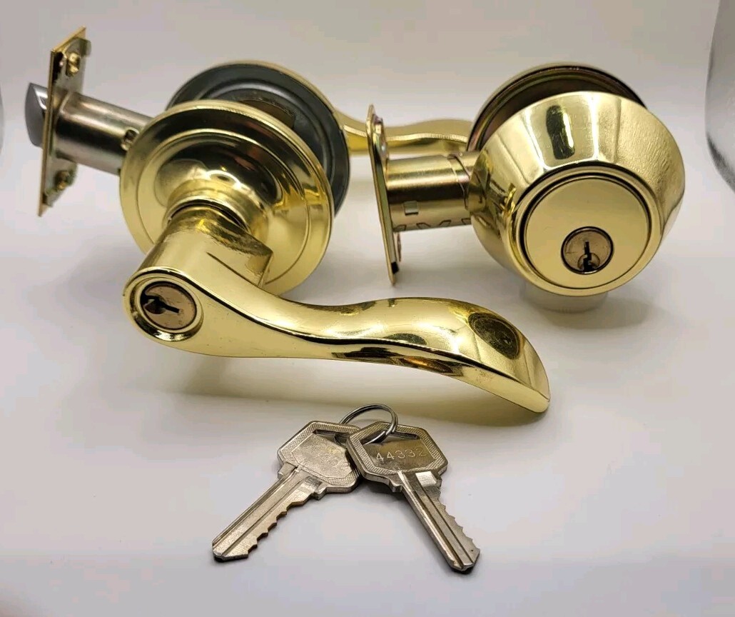 New LSDA Grade 3 Entry Lever And SC DB Combo Set Locks In Brigh Brass Finish gallery