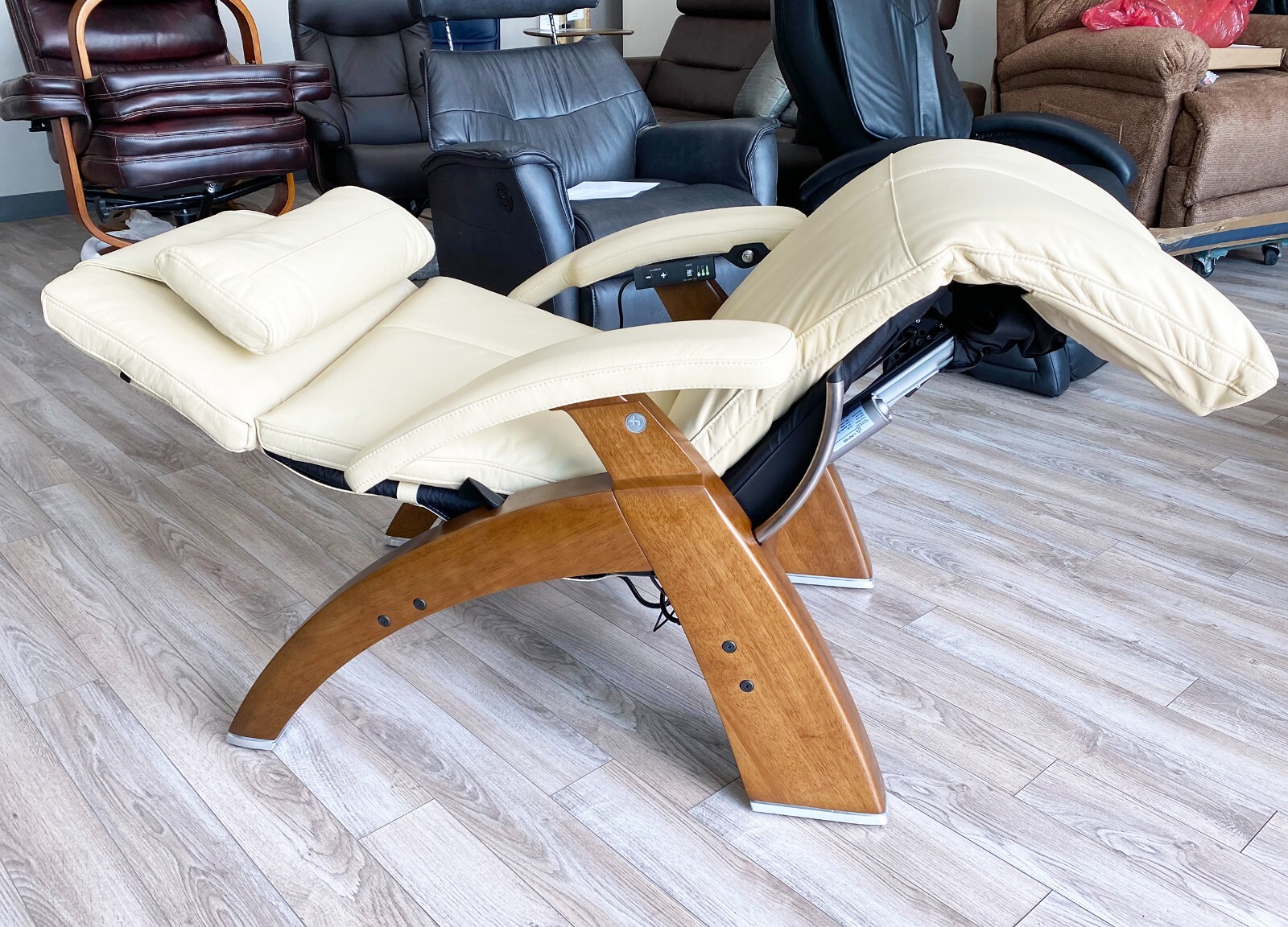 Human Touch Perfect Chair PC-600 Silhouette Zero Gravity Recliner Ivory Supreme gallery