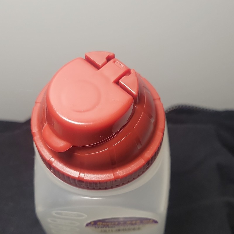 United Solutions 1 Quart Square Plastic Bottle Red Flip Lid Graduated Measureme… gallery