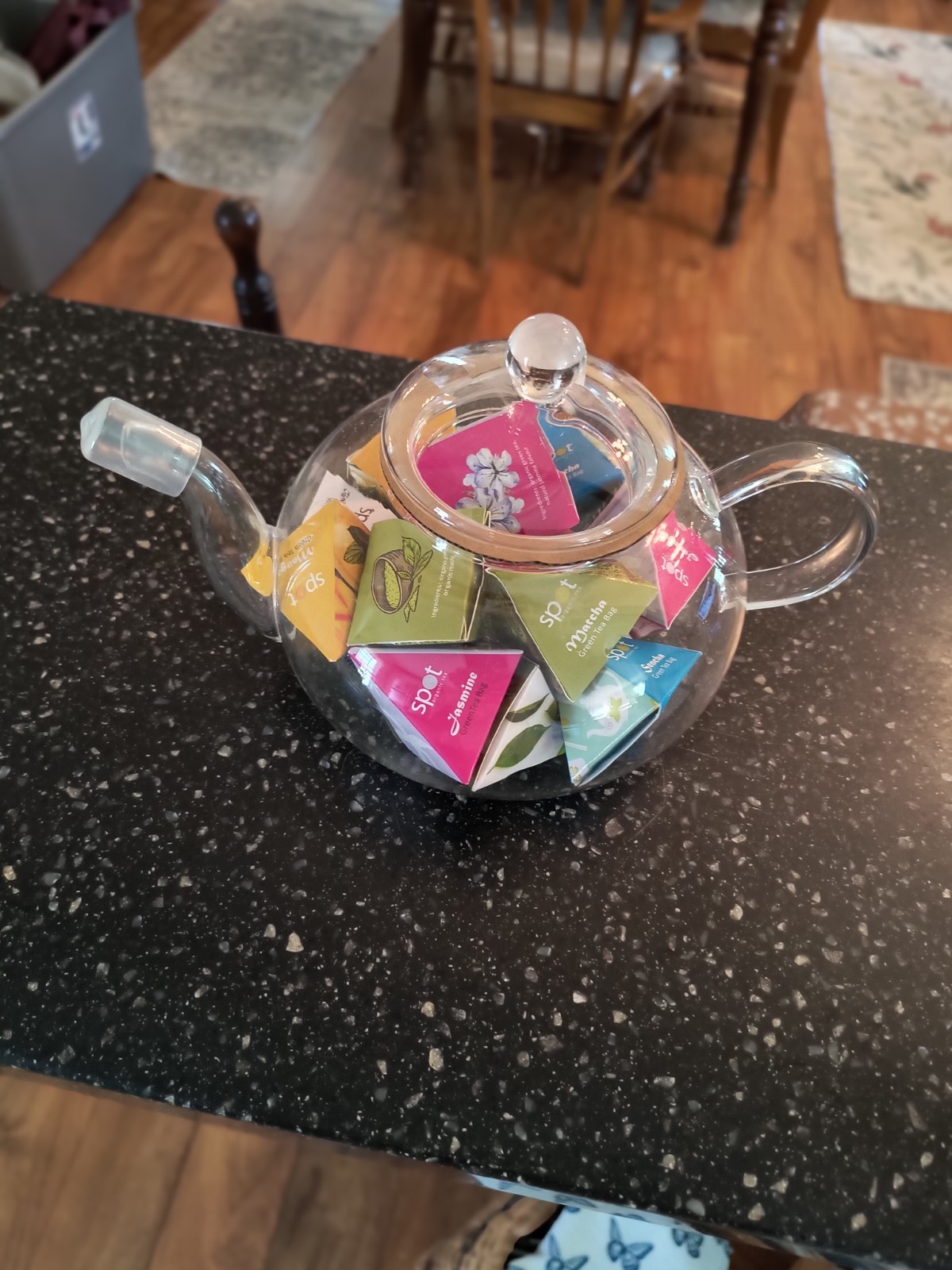 Spot Organic Tea Glass Teapot with 18 Tea Pyramids (6 Flavors) BRAND NEW gallery
