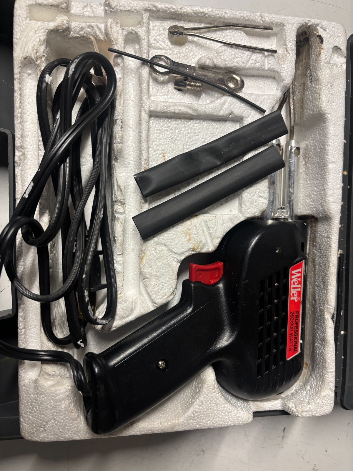 Weller D550 260 or 200 Watts Professional Soldering Dual-heat Gun Black w/Case gallery