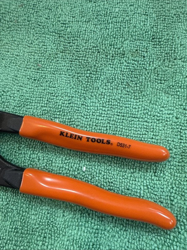 Klein Tools D531-7 Quick-Adjust Klaw 7" Pump Pliers gallery