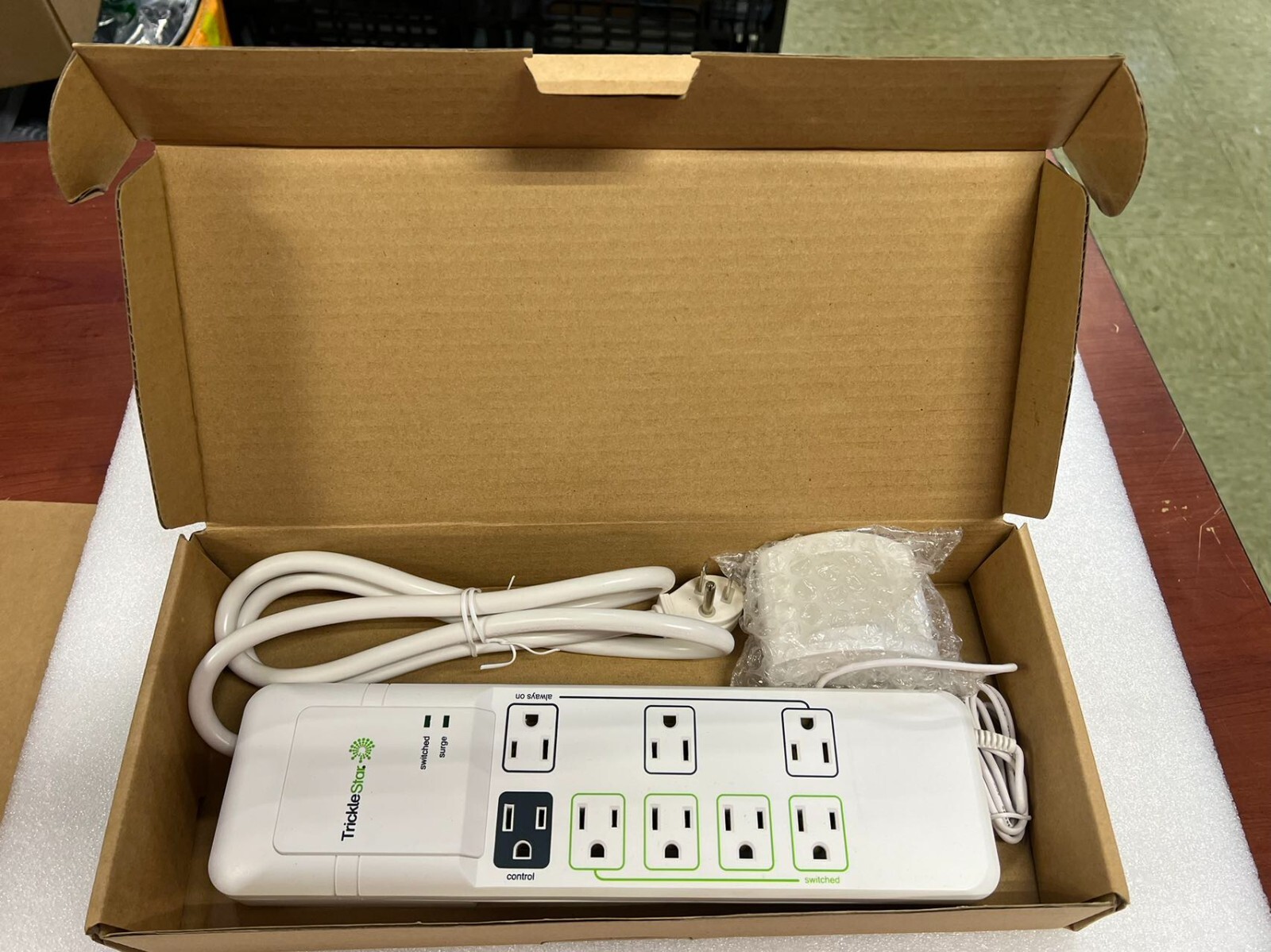 TrickleStar 183SS-US-8XX Motion Sensor PowerStrip 1800W gallery