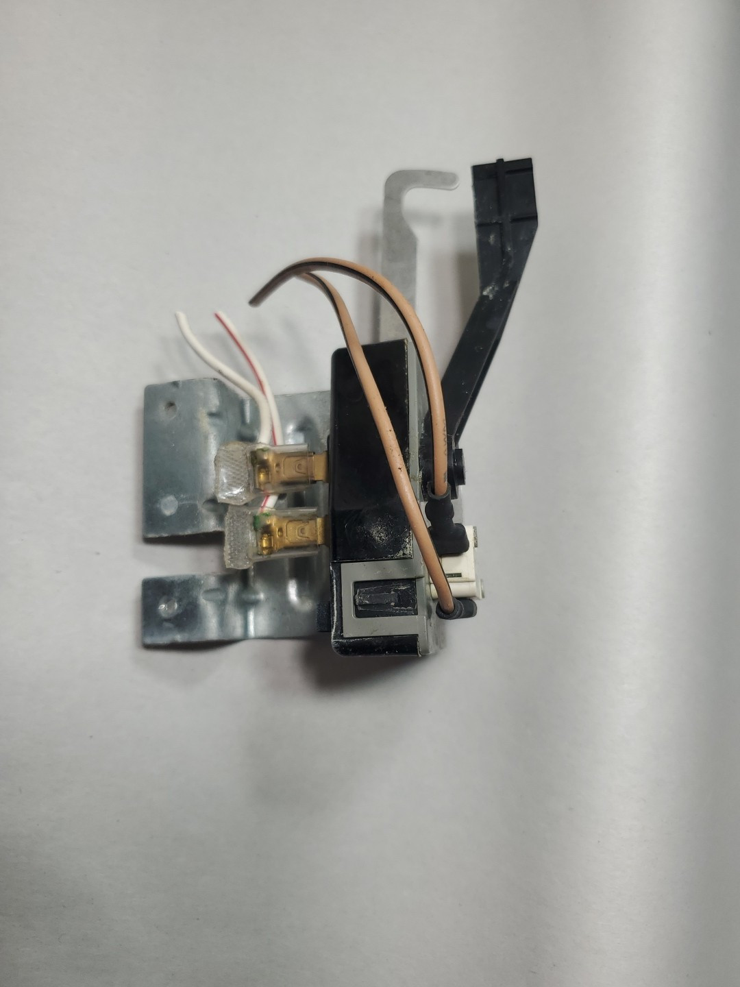 XPARTCO 134101800 Washer Door Lock Switch 131595100, 131675600 gallery