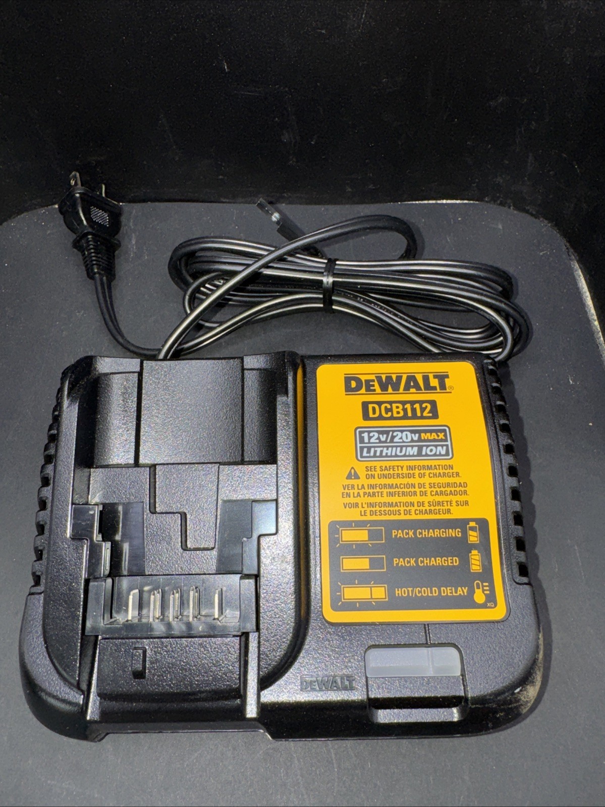 New Dewalt DCB112 12V & 20V Max Li-ion Battery Charger gallery
