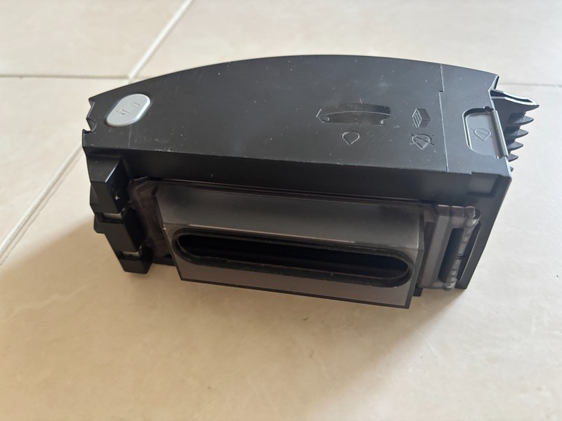 iRobot Roomba E5 Smart Vacuum WiFi enabled W/ Charging Dock & Owner Manual gallery