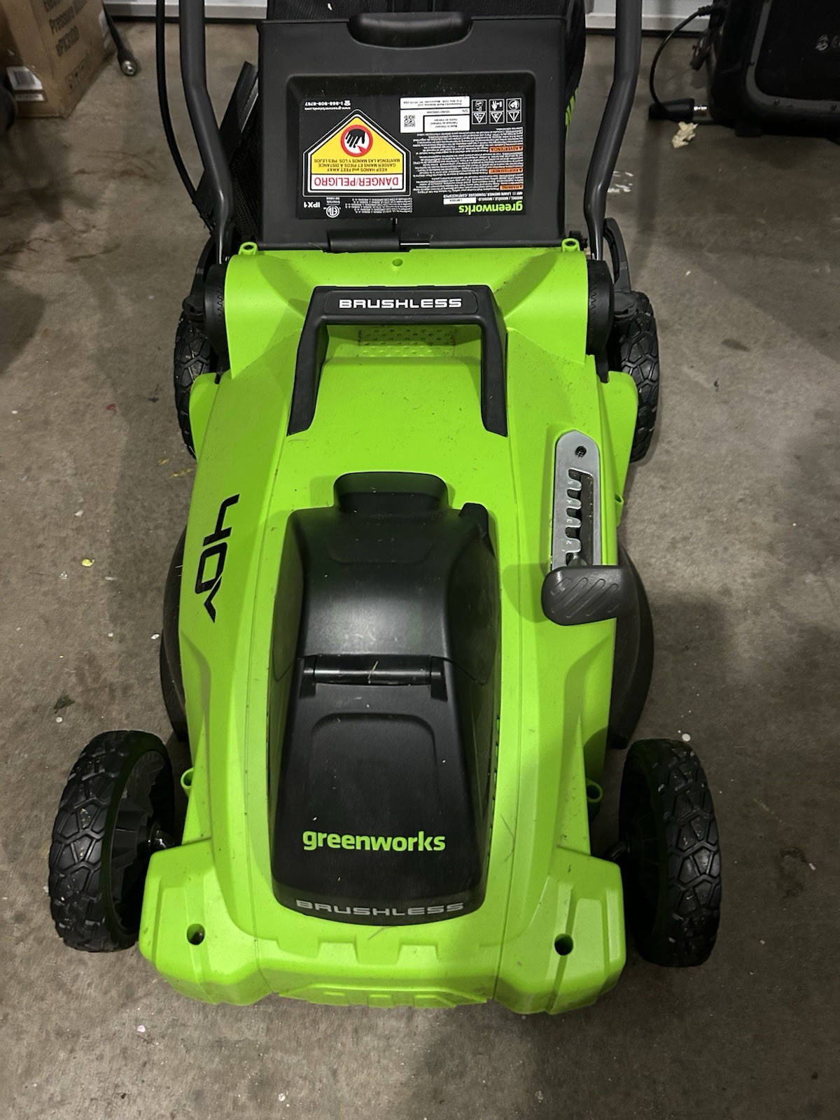 Greenworks 40V 16" Cordless Walk-Behind Lawn Mower with Collection Bag gallery