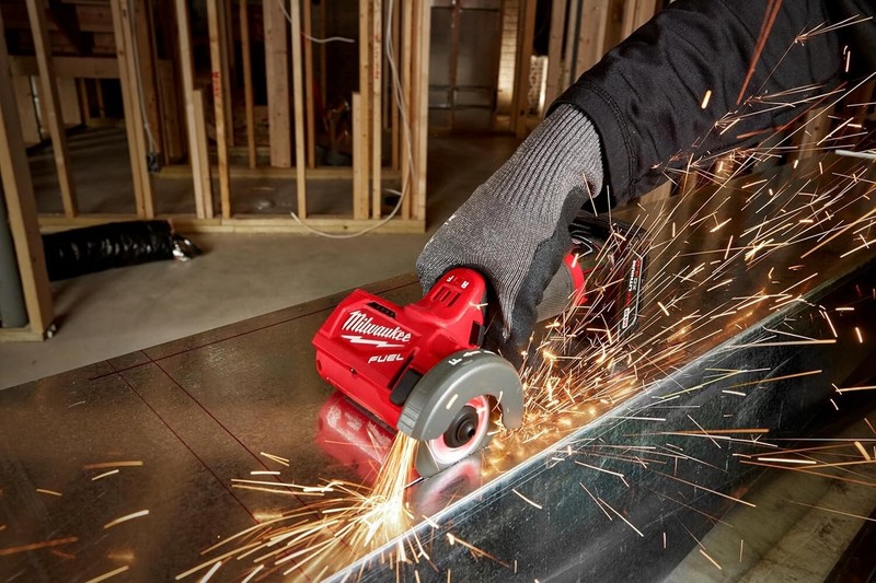 Milwaukee's Cut-Off Tool,12V, Bare Tool 2522-20 gallery