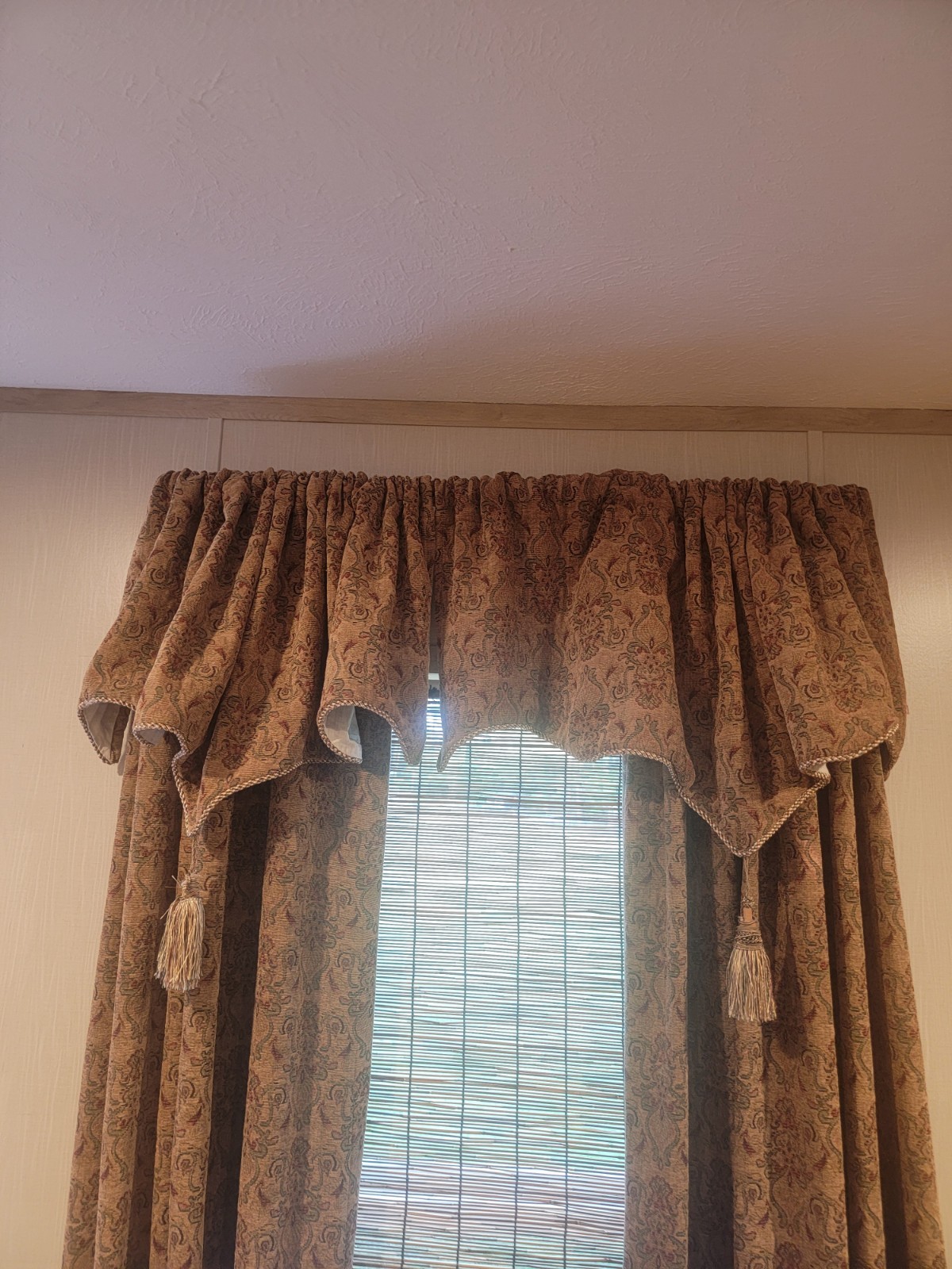 4 Valences 50 IN×21 Also 4 Drape Panels 50×84 $48EACH VALENCE $48 EACH PANEL. gallery