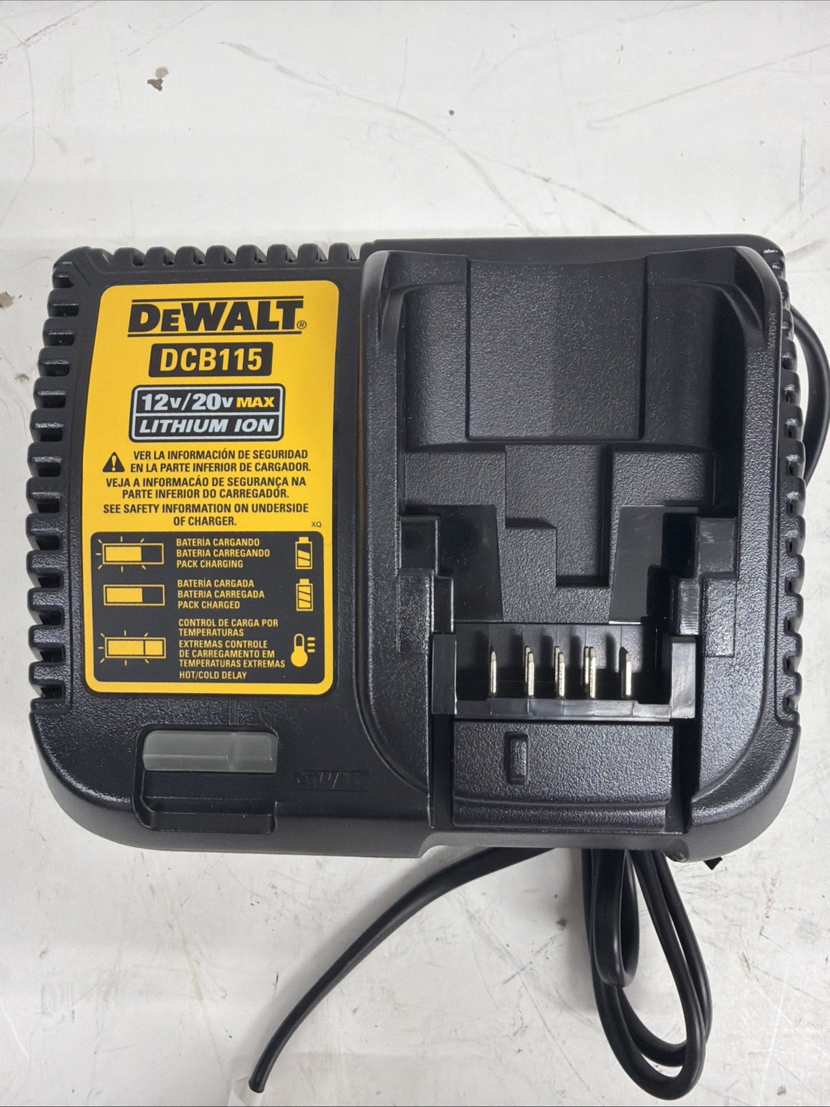 DEWALT 20V MAX* Charger DCB115-AR gallery